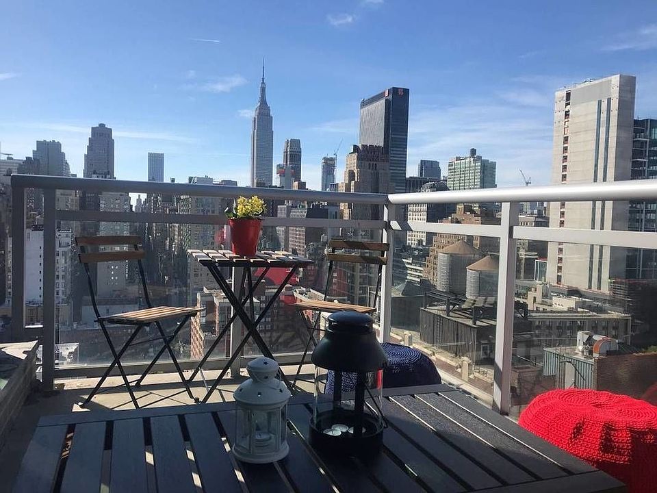 1st image of 455 W 37th St Ph 2