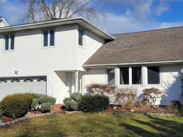 170 E Rockaway Road, Hewlett, NY 11557