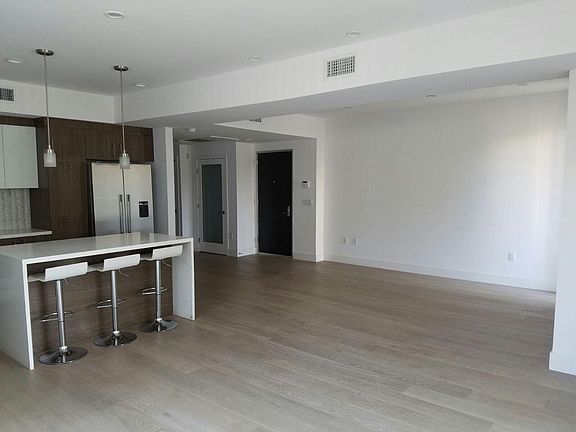 4th image of 1642 Federal Ave APT 101