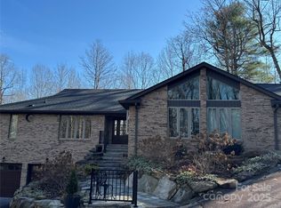 732 Overlook Dr, Flat Rock, NC 28731