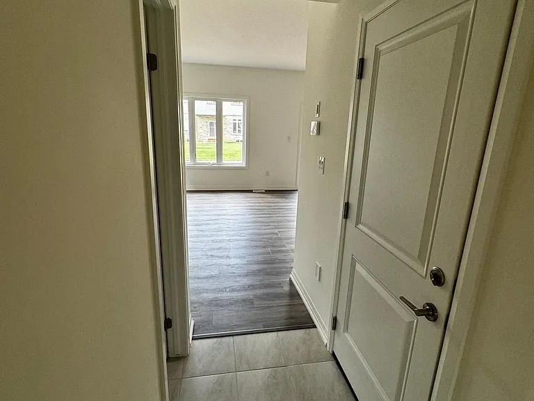44 Samuel Ave — Photo 5