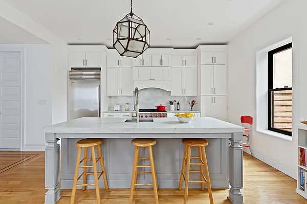 Sold by Compass | media 1