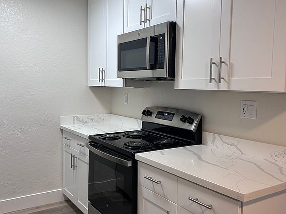 3rd image of 1216 Floribunda Ave APT 9