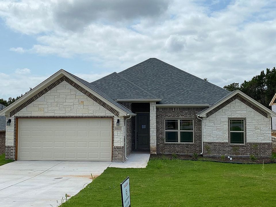 1st image of 2523 Creek Dr