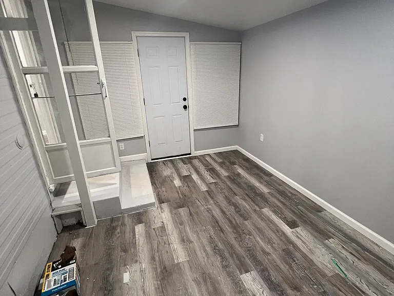 48 E Tolna Rd — Photo 10