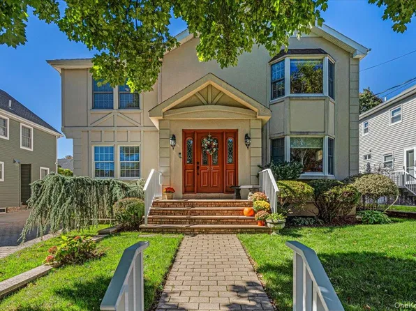 22 Clover Avenue, Floral Park, NY 11001