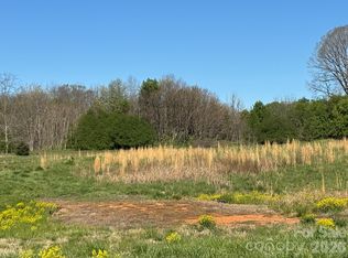 4 Prince Rd, Columbus, NC 28722