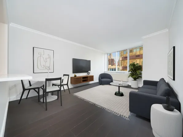 160 Riverside Boulevard image 1 of 11