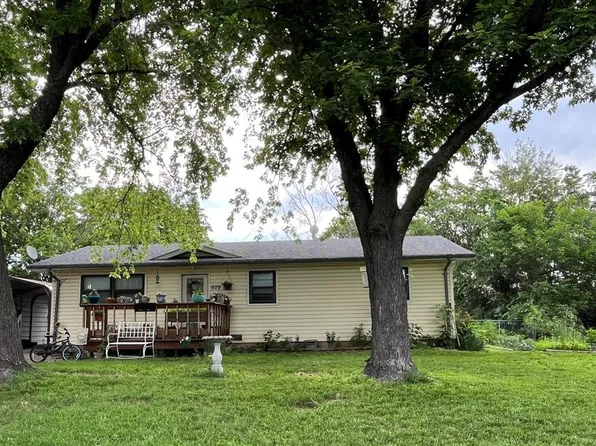 609 S 2nd St, Humboldt, KS 66748