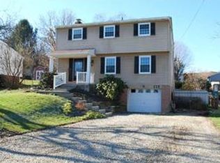228 Blue Jay Dr, Canonsburg, PA
