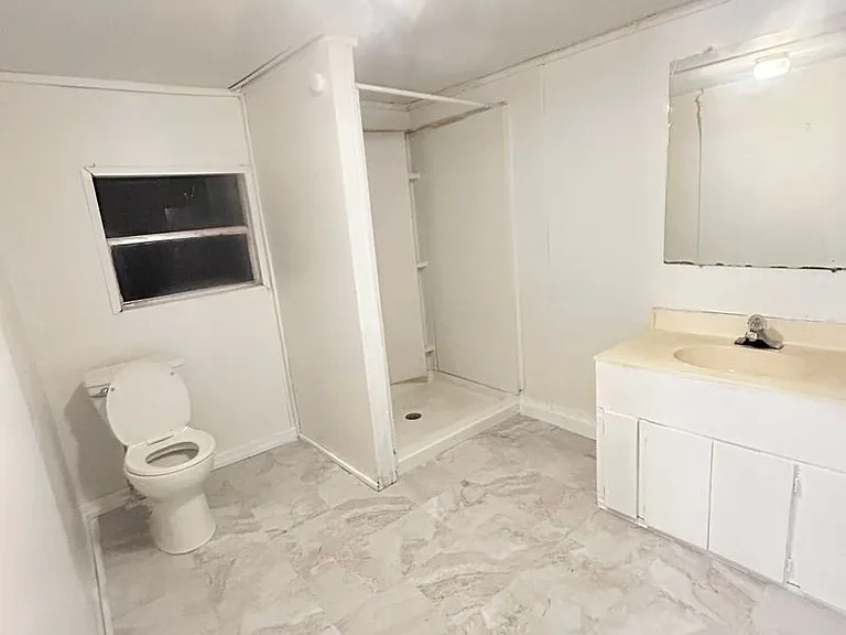 140 Courtillians Rd — Photo 2
