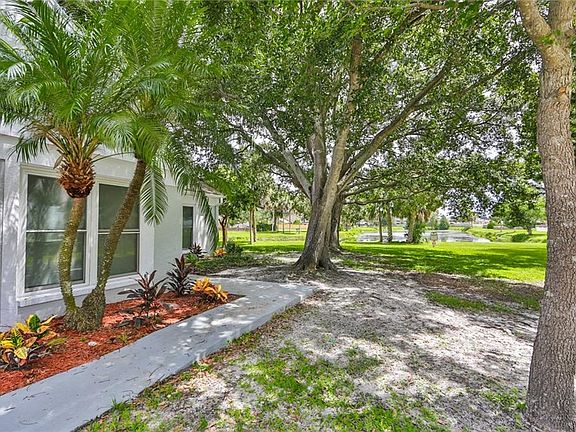 4th image of 10607 Waxberry Ct