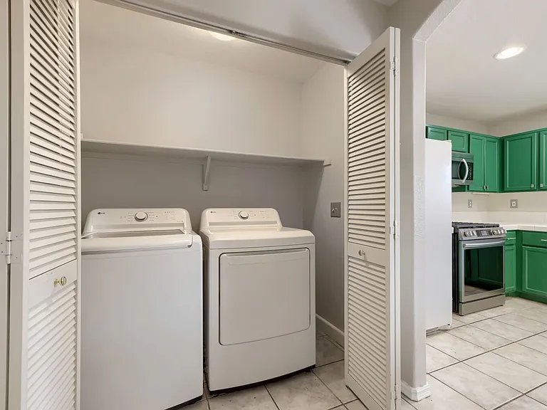 950 Sweeping Vine Ave — Photo 21