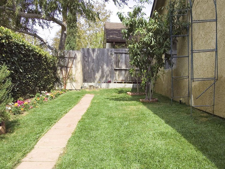 2nd image of 26411 Brookfield Rd