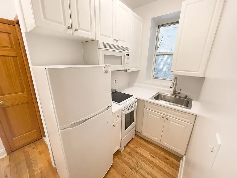 234 Thompson St #3 — Photo 3