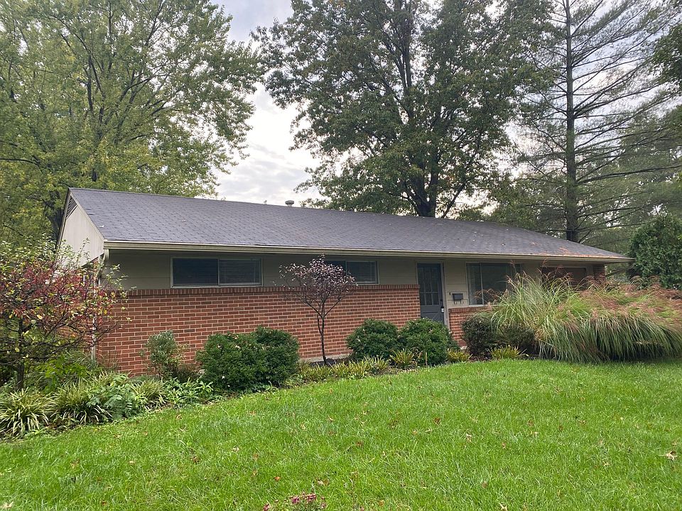 3 bedroom / 2 bath / 1 garage
