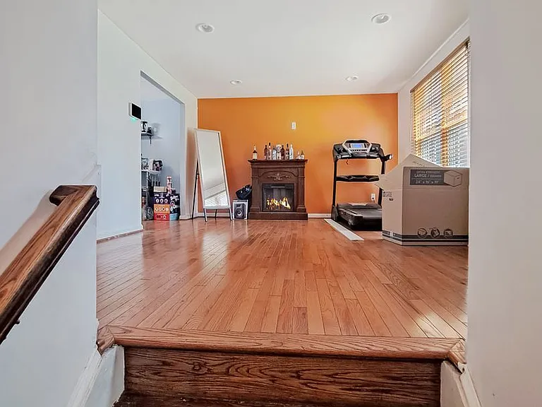 5209 Vaughan Ct — Photo 12