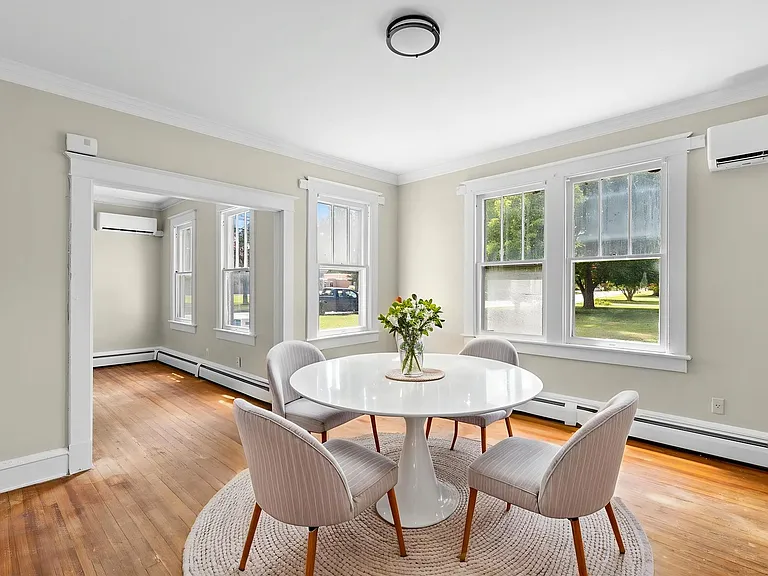 149 Beach Rd — Photo 10