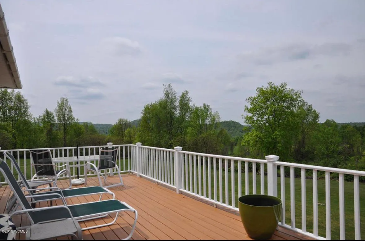 4 bed, 3042 sqft, $3,595 — Photo 4