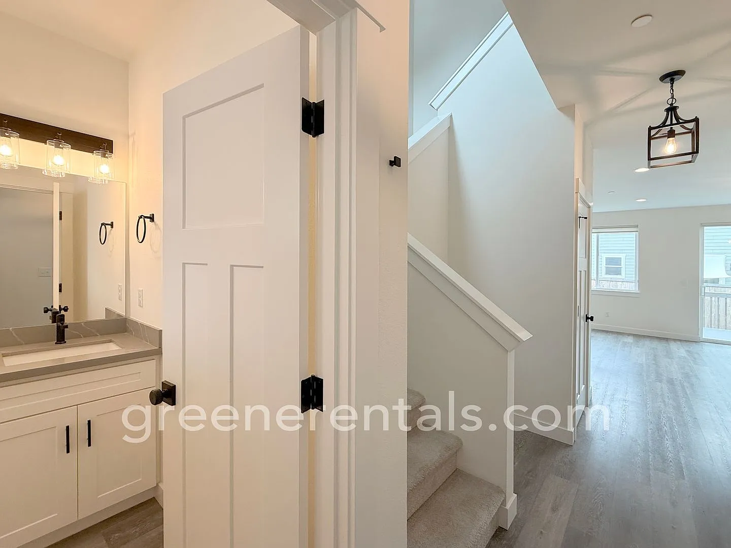 3BR/2.5BA Olympia Townhome — Photo 3