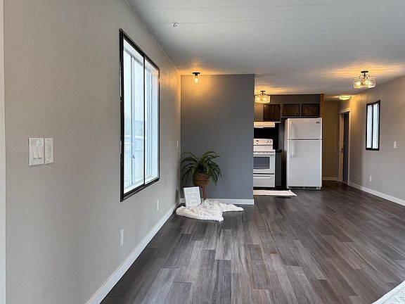5th image of 313 Sahara Ct