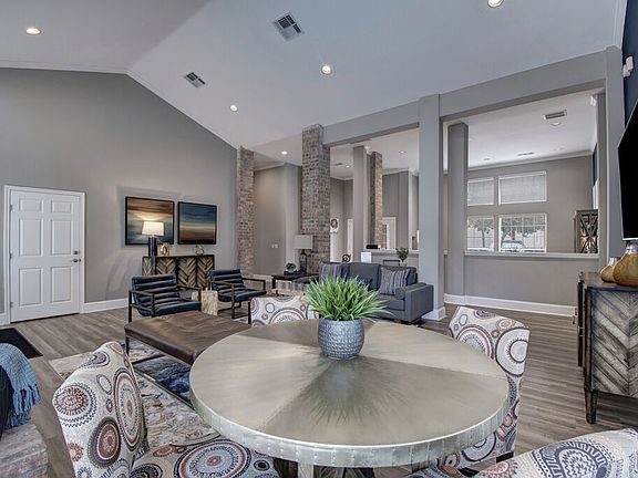 3rd image of 510 Indian Dr APT 527