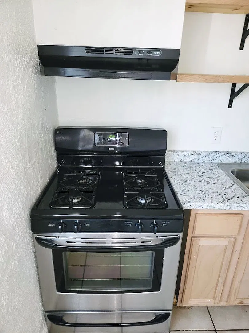 814 Siesta — Photo 4