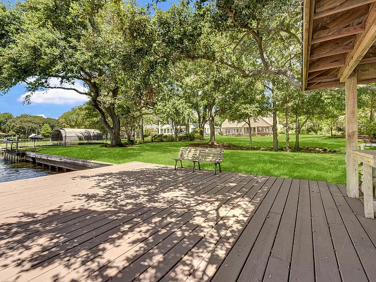 10045 Valley Dr S — Photo 48