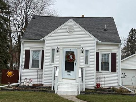 2nd image of 2343 Nichols Ave