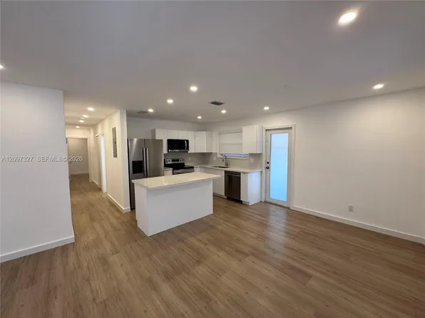352 SW 17th Rd #352, Miami, FL 33129