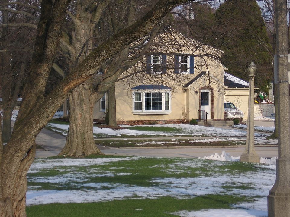 2nd image of 620 Valley Rd