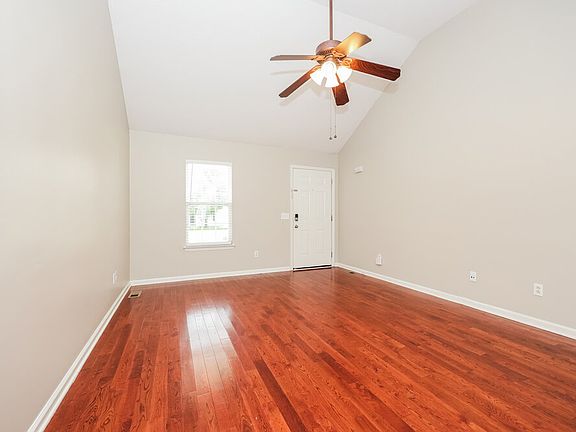 3rd image of 1915 Steaford Ct