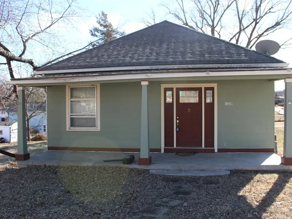1229 Spruce St, Leavenworth, KS 66048