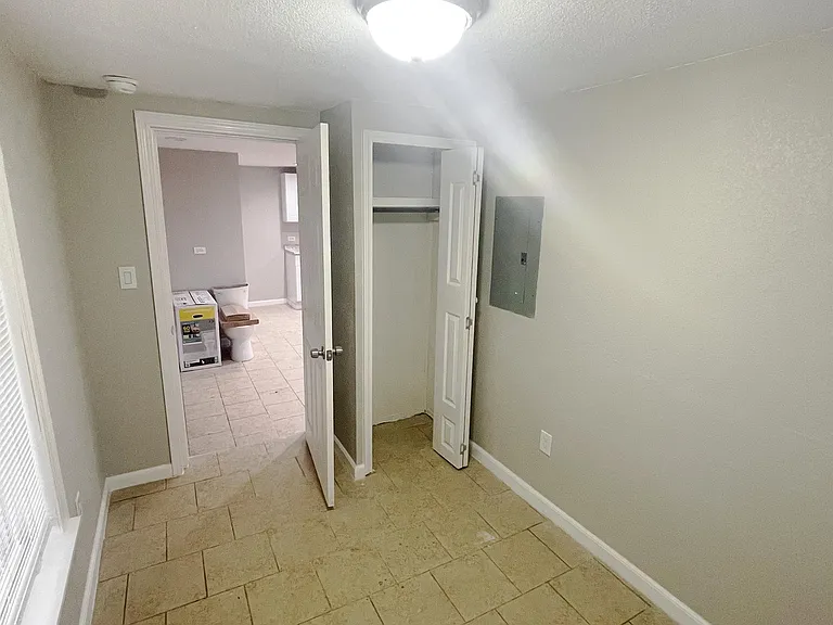 125 Glenwood Ct #202 — Photo 8