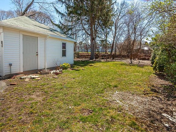 4th image of 31 Lincoln St #1