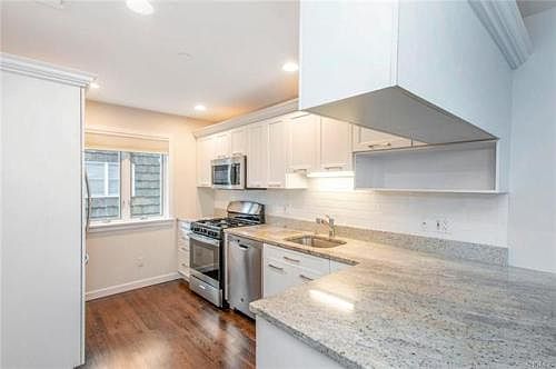 4th image of 508 Main St E