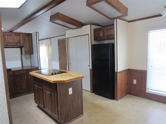 5th image of 109 Sherwood Valley Ln