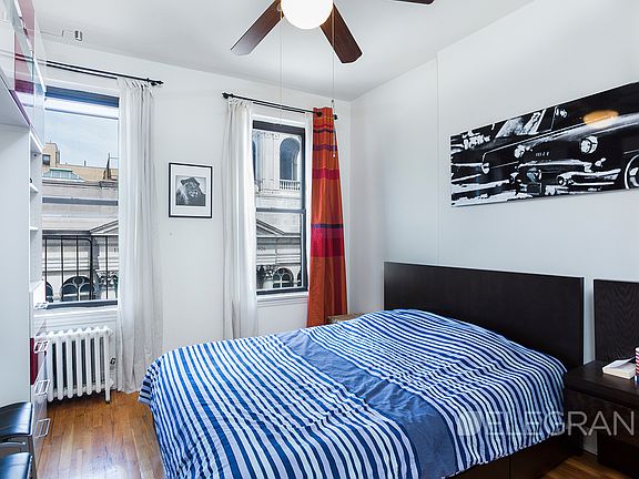 4th image of 26 Carmine St APT 1E