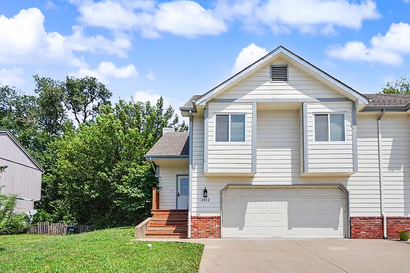 3 bed, 3.0 bath, 1600 sqft, $2,150 — Photo 2