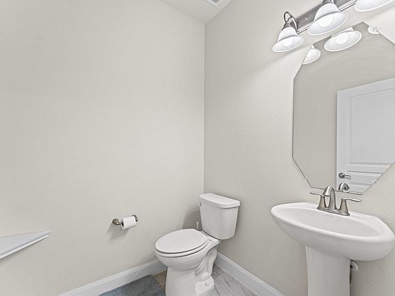 4th image of 15723 Huddleston Dr