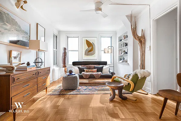Sold by Warburg | media 1