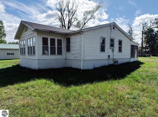 1650 E Washington Rd, Farwell, MI 48622