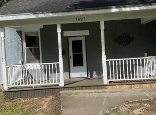 1627 10th St, Peru, IL 61354