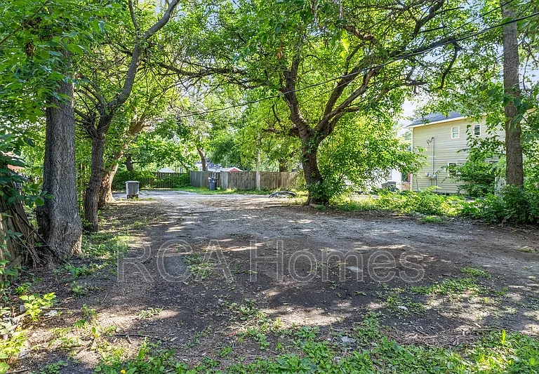 4118 E Washington St — Photo 10