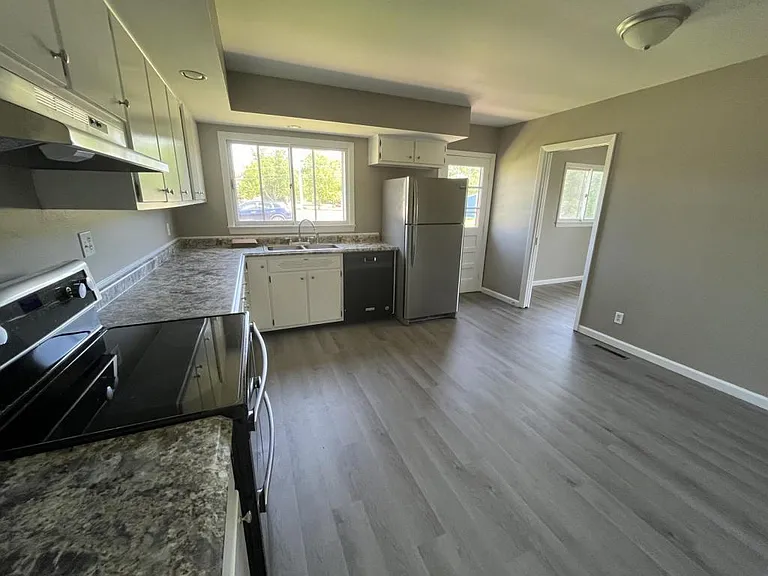 2585 Union St — Photo 4