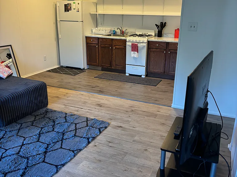 321 Hoffman Ct #12B — Photo 4