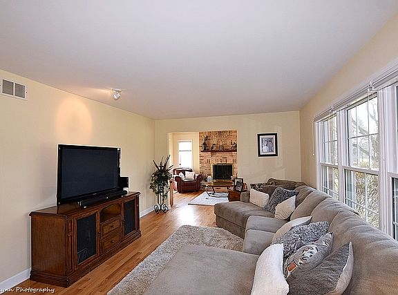 2nd image of 516 Philip Dr