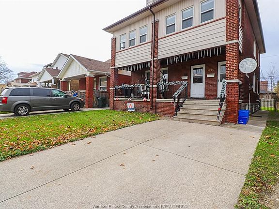 3rd image of 1237 Elsmere Ave