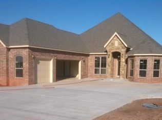 1917 Lago Dr, Moore, OK 73160
