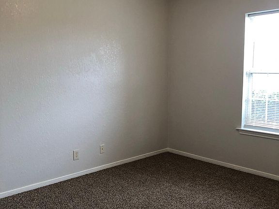 5th image of 1409 Windward Dr #A